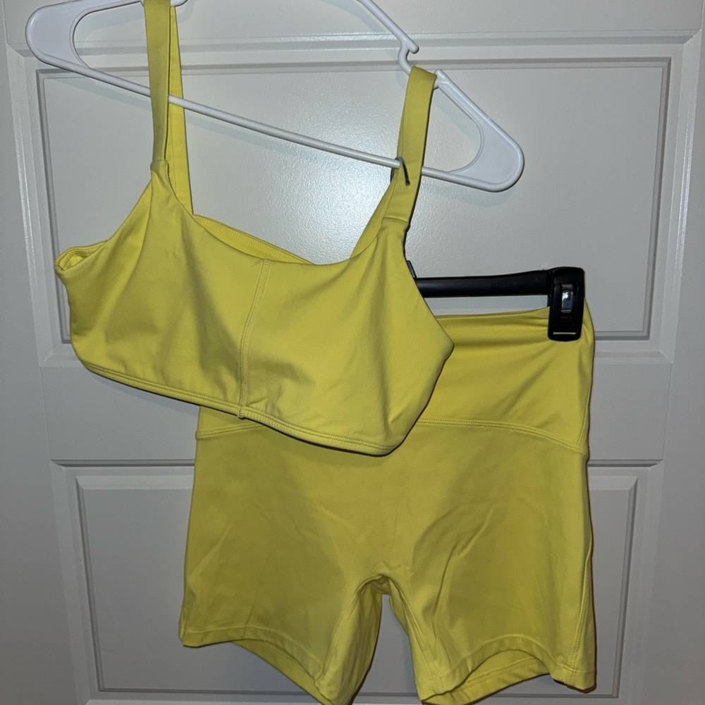 Butter Yellow Active Crop Top and High-Waist Bike Shorts Set